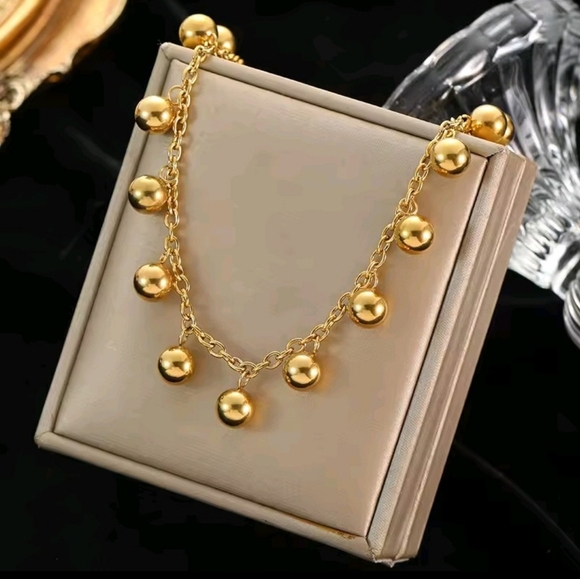 Anthropologie Jewelry - Elegant Gold Beaded Necklace